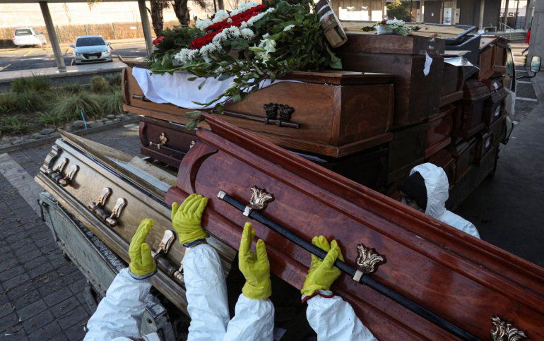 Florida registra aumento récord de muertes diarias por COVID19 en las últimas horas florida-registra-aumento-record-de-muertes-diarias-por-covid19-en-las-ultimas-horas
